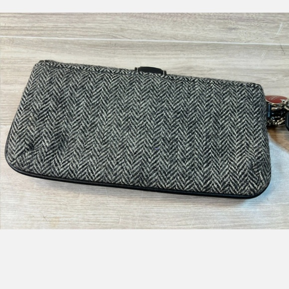 Coach Wool Herringbone Wristlet with hangtag and charm - Picture 4 of 7